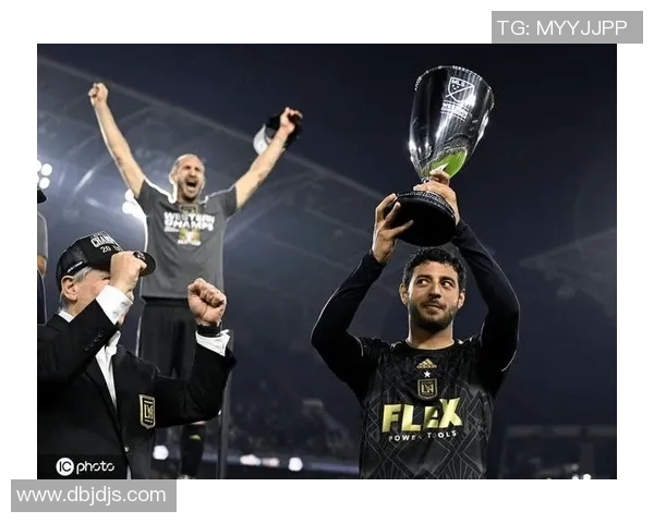 退役球星转型之路：从绿茵场到新领域的挑战与机遇